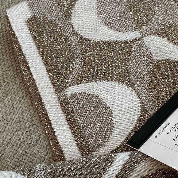 NWT Original Coach Signature CC Women's Reversible Scarf - Picture 5 of 9